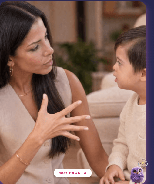 Mamá comunicándose con su hijo con síndrome de Down con el método Monfort